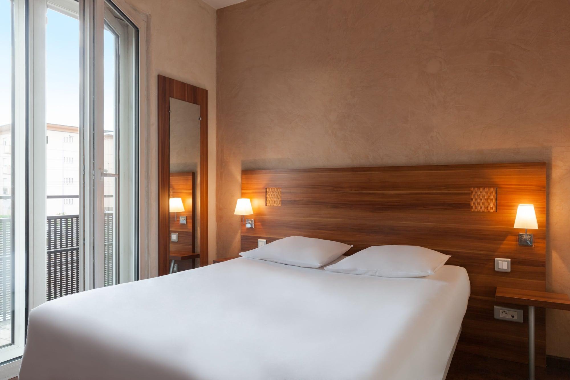 Hotel The Originals City, Gare