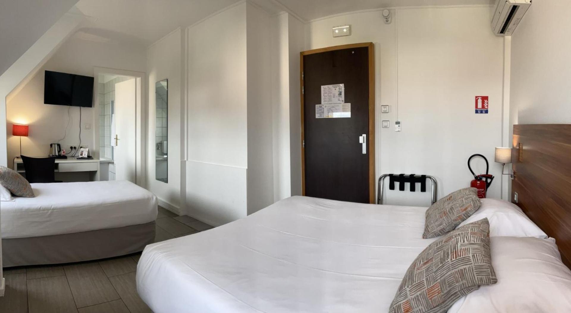 Hotel The Originals Access, Gare
